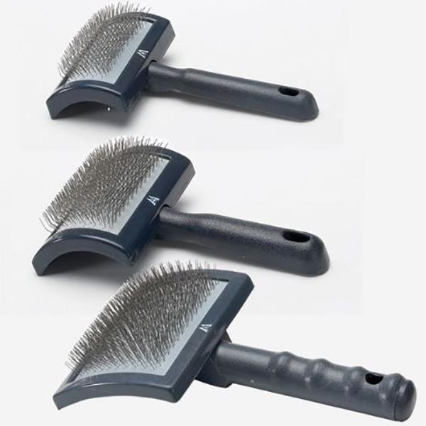 MILLERS FORGE - Curved Slicker Brush in , durable Pet Combs & Brushes for dogs